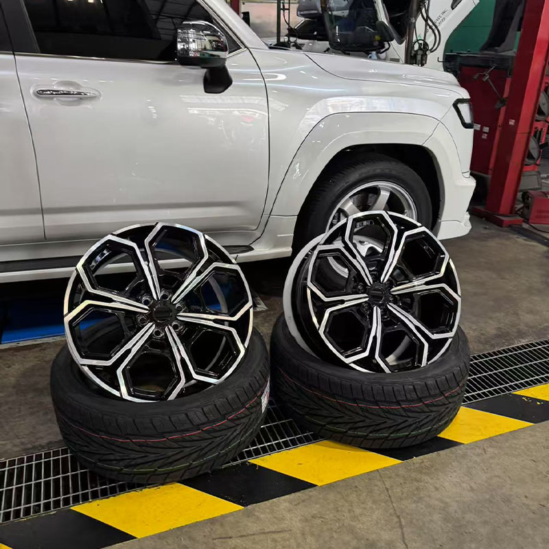 来自我们客户的反馈 - 适用于丰田陆地巡洋舰的超黑机加工面锻造单轮
